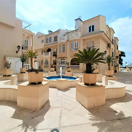 Amazing Penthouse On The Beach, Sea Views, Wifi, Airconditioning And Parking Appartement *