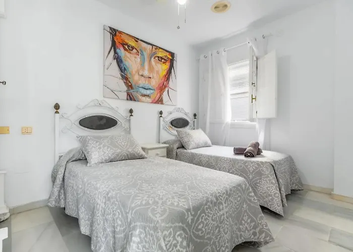 Amazing Penthouse On The Beach, Sea Views, Wifi, Airconditioning And Parking *