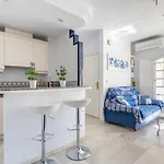 Apartment Amazing Penthouse On The Beach, Sea Views, Wifi, Airconditioning And Parking Torrevieja