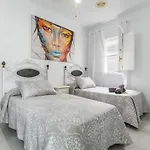 Amazing Penthouse On The Beach, Sea Views, Wifi, Airconditioning And Parking *