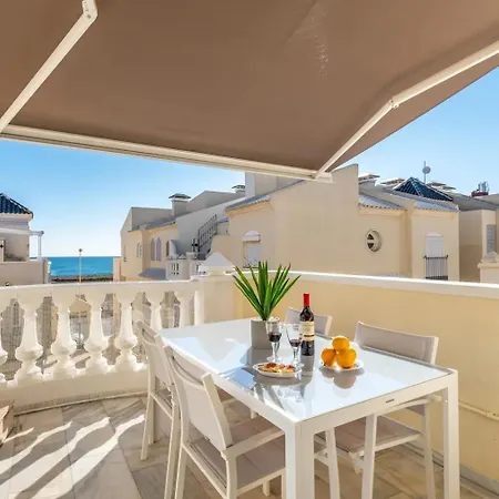 Amazing Penthouse On The Beach, Sea Views, Wifi, Airconditioning And Parking Huoneisto Torrevieja