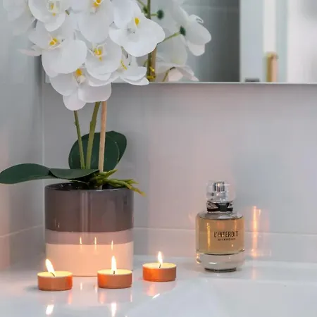 Amazing Penthouse On The Beach, Sea Views, Wifi, Airconditioning And Parking *