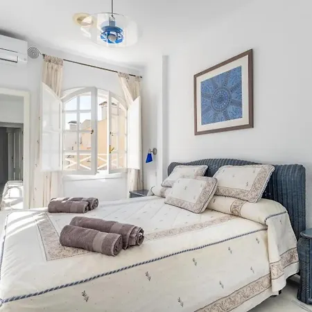 Amazing Penthouse On The Beach, Sea Views, Wifi, Airconditioning And Parking