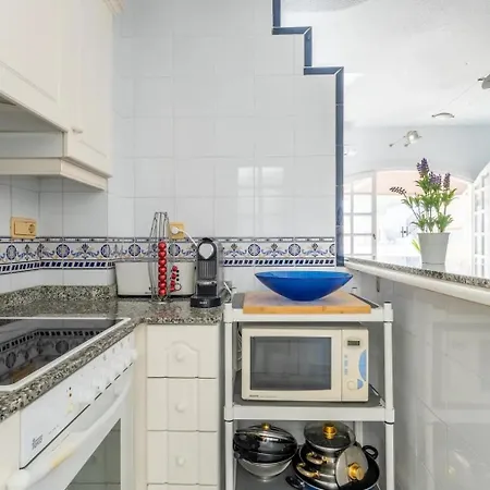 Amazing Penthouse On The Beach, Sea Views, Wifi, Airconditioning And Parking Lejlighed *