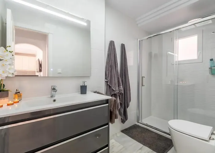 Amazing Penthouse On The Beach, Sea Views, Wifi, Airconditioning And Parking Torrevieja