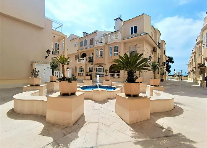 Amazing Penthouse On The Beach, Sea Views, Wifi, Airconditioning And Parking Apartment *